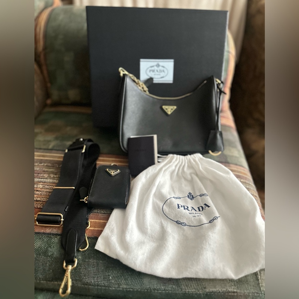 Prada Re-Edition 2005 leather bag